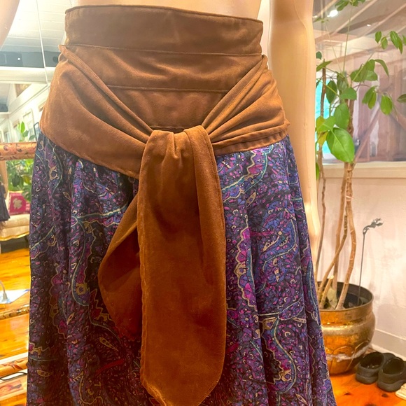 Gorgeous Japanese designer paisley purple, and brown skirt w/matching blouse SzM - Picture 2 of 16